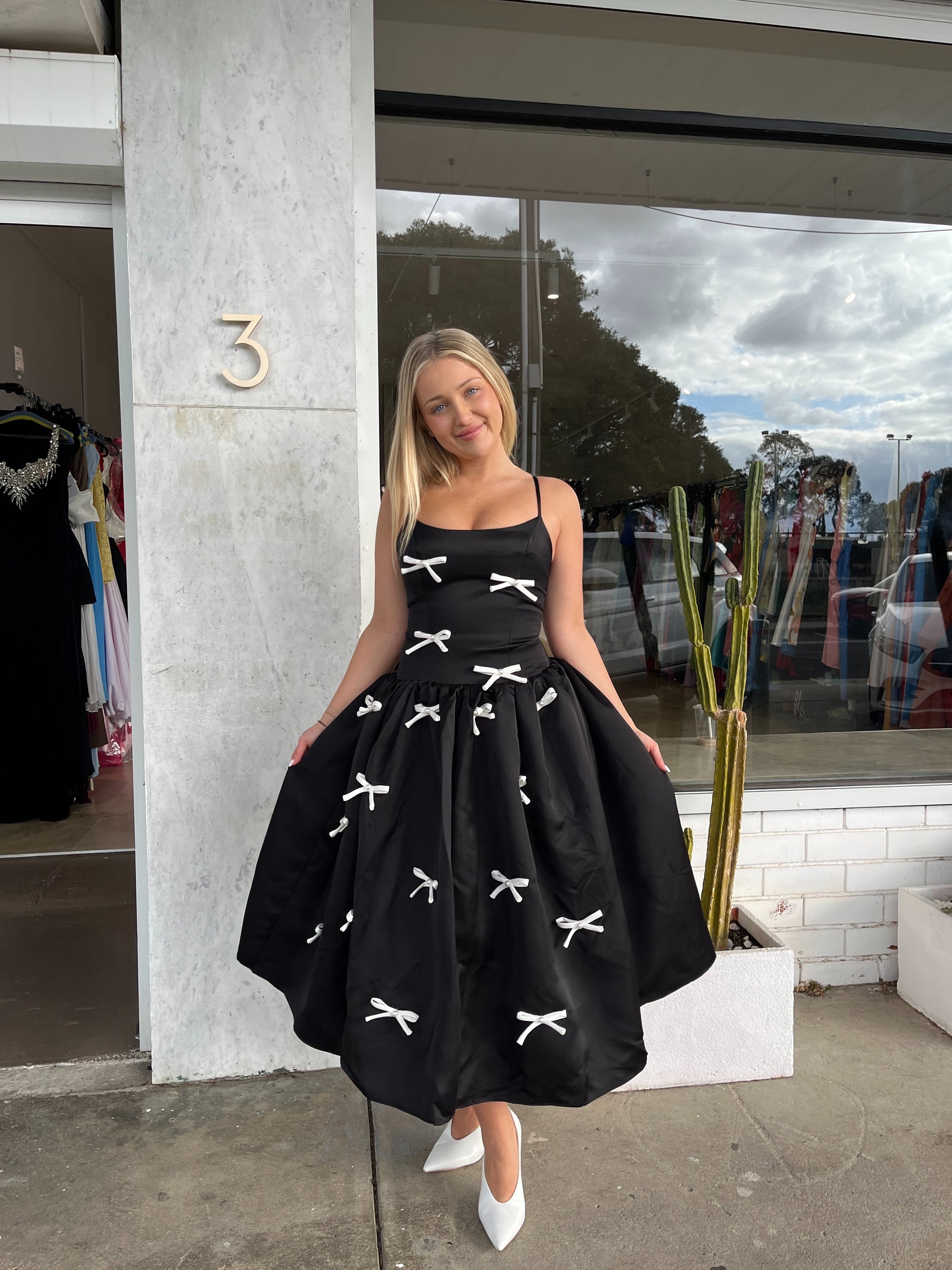 ELLIATT (black) Ursula bow midi