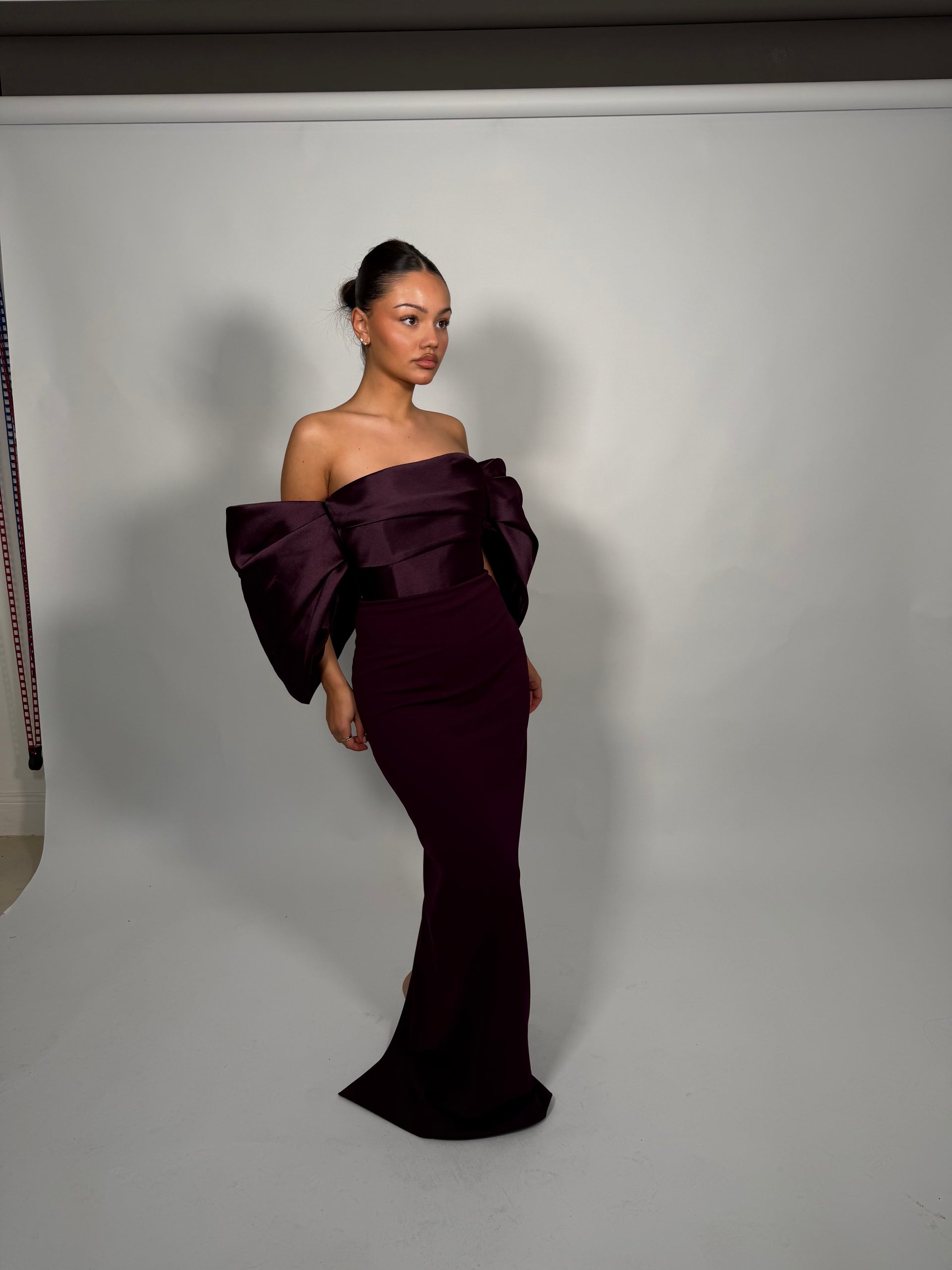 SOLACE LONDON (wine/burgundy) Arla off shoulder gown