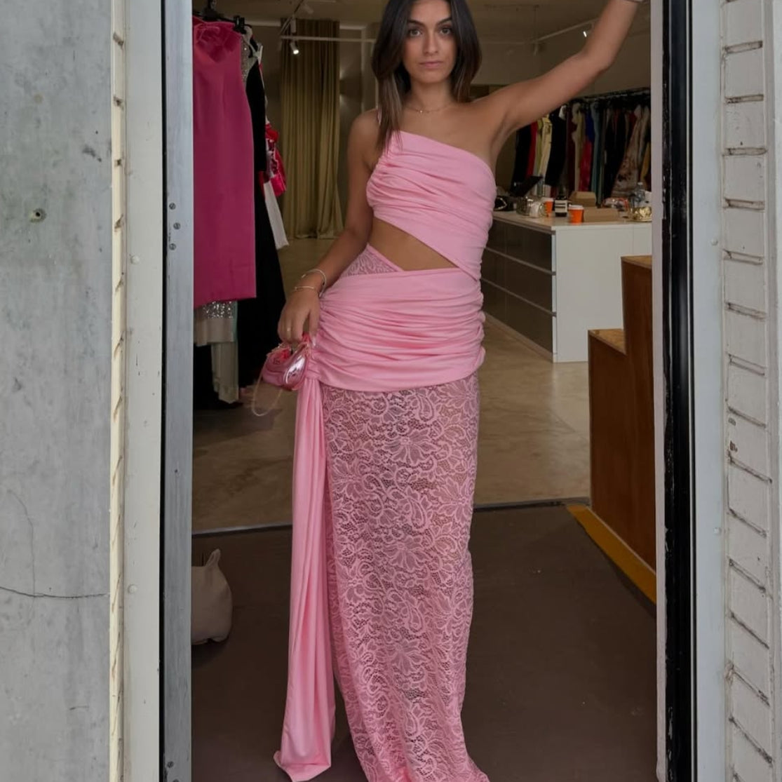 DECONDUARTE (pink) Paradiso lace maxi | Rent My Style Boutique DECONDUARTE (pink) Paradiso lace maxi | Rent My Style Boutique